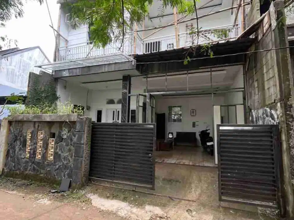 jual rumah Bagus Tingkat di Dekat griya Cinere Depok jl pelikan luas 160 M2