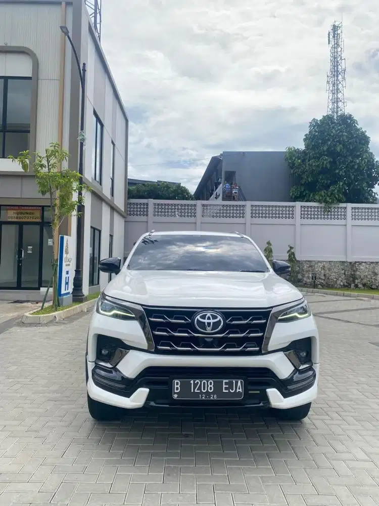 Toyota Fortuner GR 2.4 AT 2021