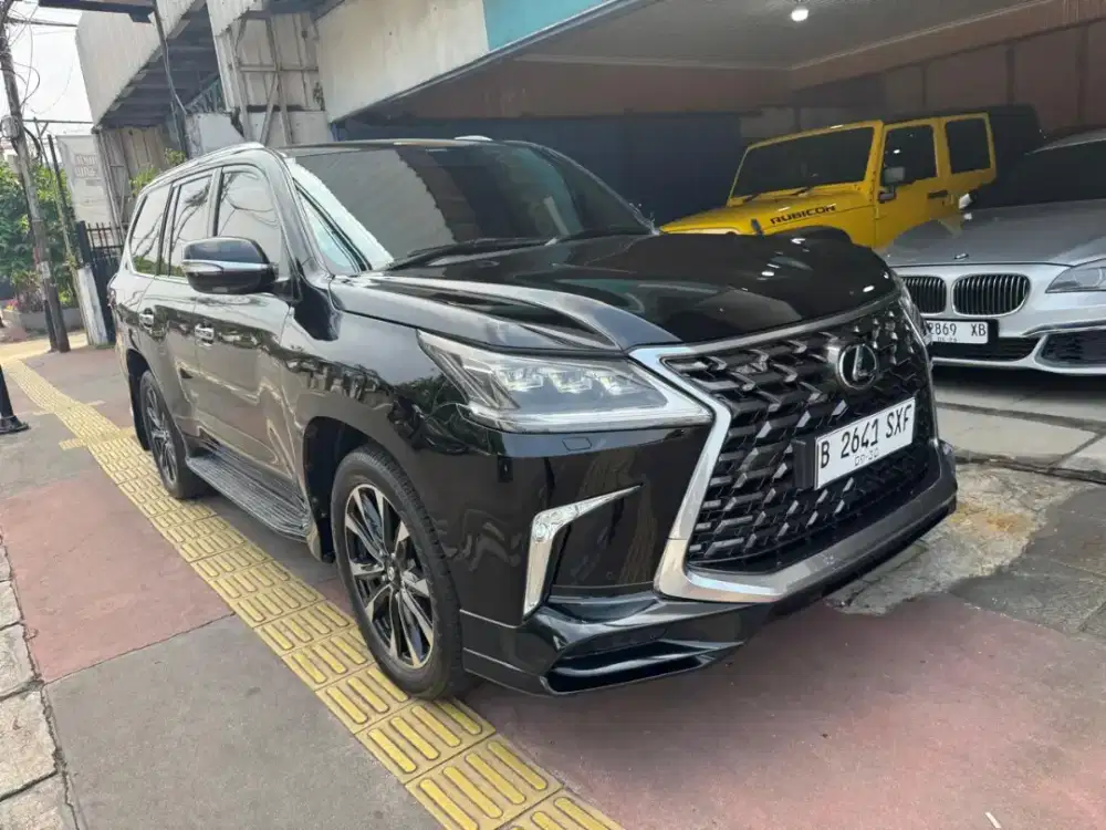 Lexus LX570 th 2010 AT Facelif 2022 new model