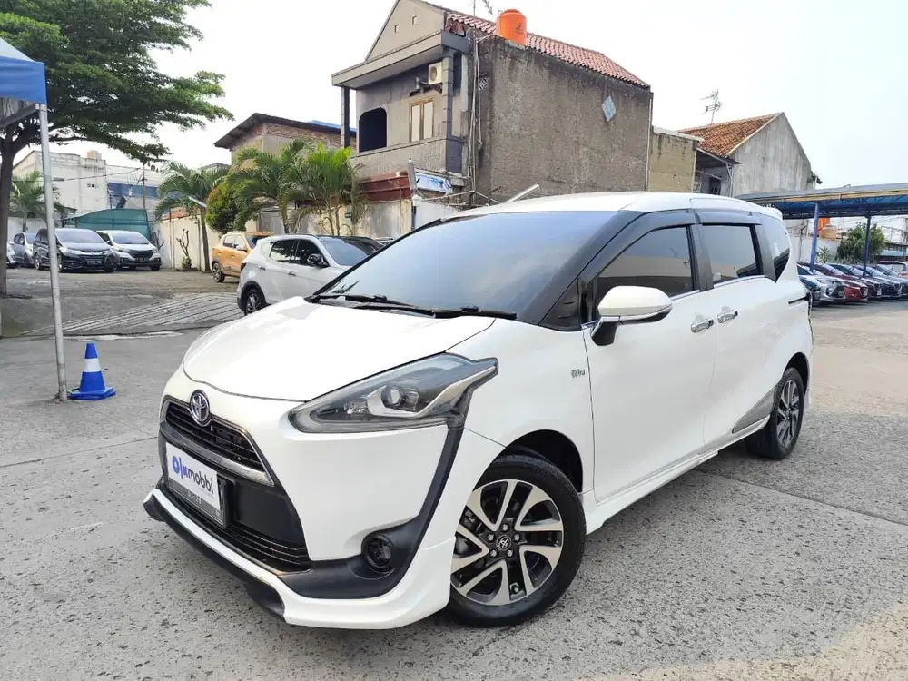 DP RENDAH - Toyota Sienta 1.5 V Bensin-AT 2017