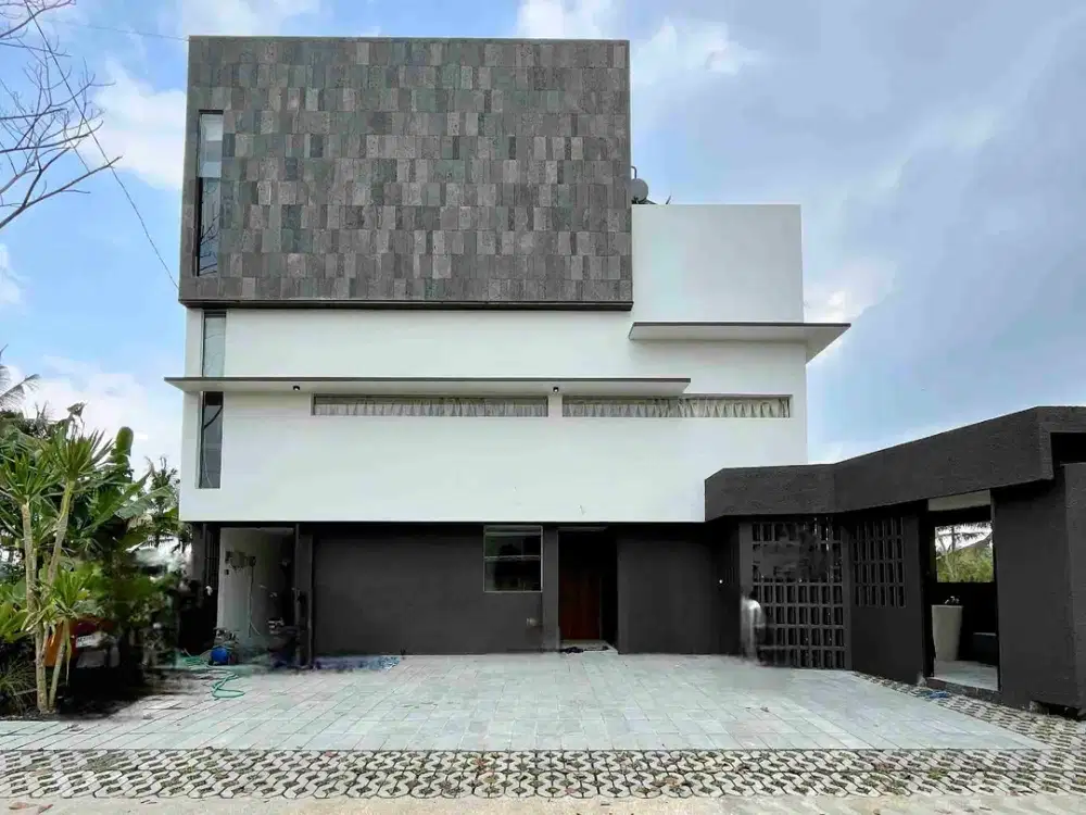 Villa Modern Furnish Kolam Renang Nuansa Asri Persawahan Di Pendowoharjo Sleman