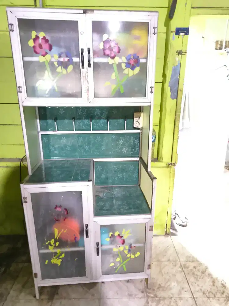Lemari piring 2 pintu
