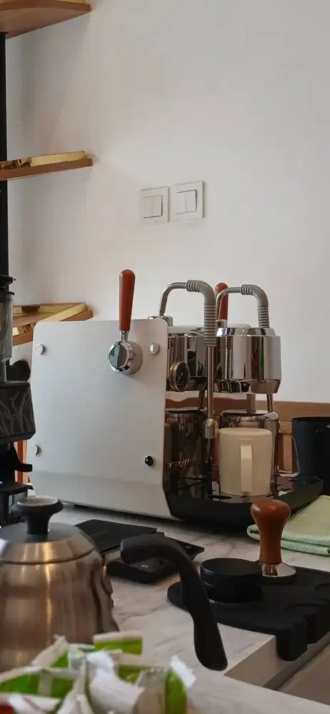 Mesin espresso Merova DR7102 Putih