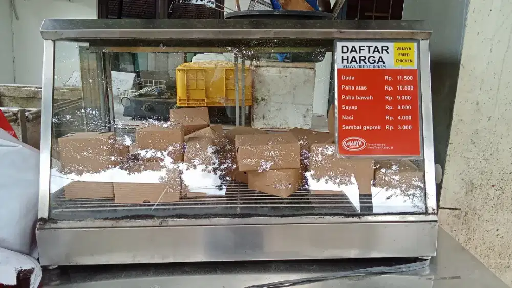 Dijual etalase bekas