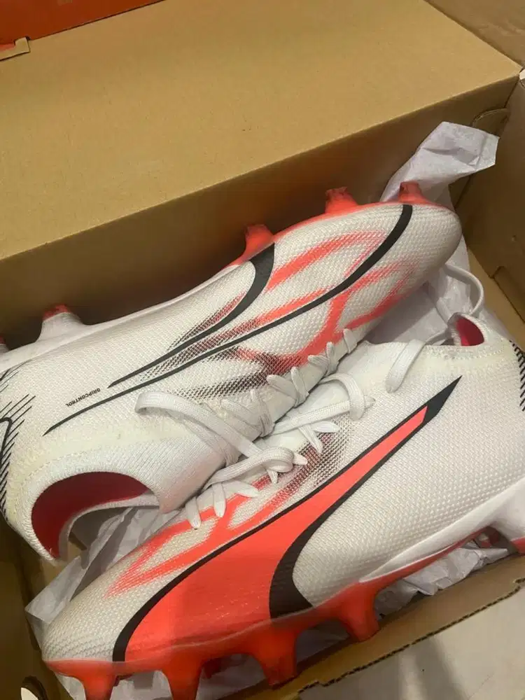 Sepatu Bola Puma size 40,5
