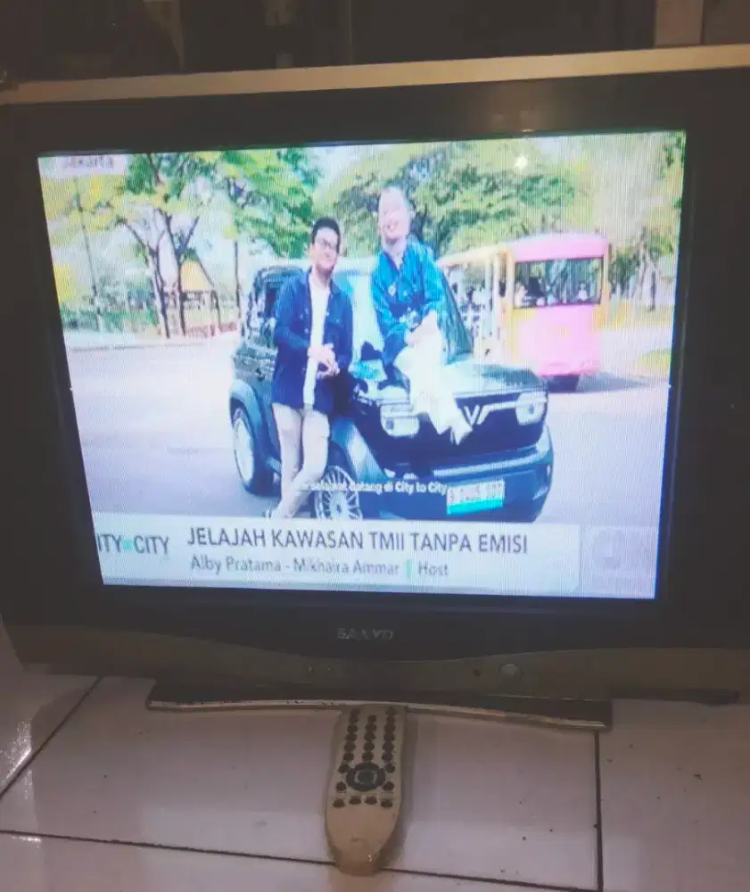Televisi awet 21inch dan setbok