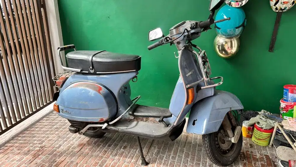 Vespa biru px second bekas