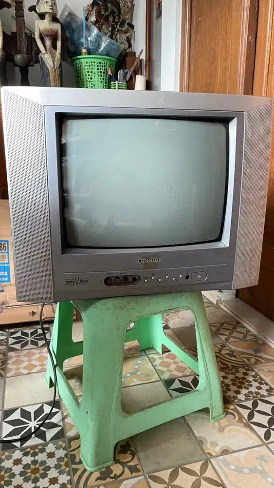 [BAHAN/RUSAK] TV Tabung Toshiba 14 Bomba (Model 14S3E) Casing Mulus