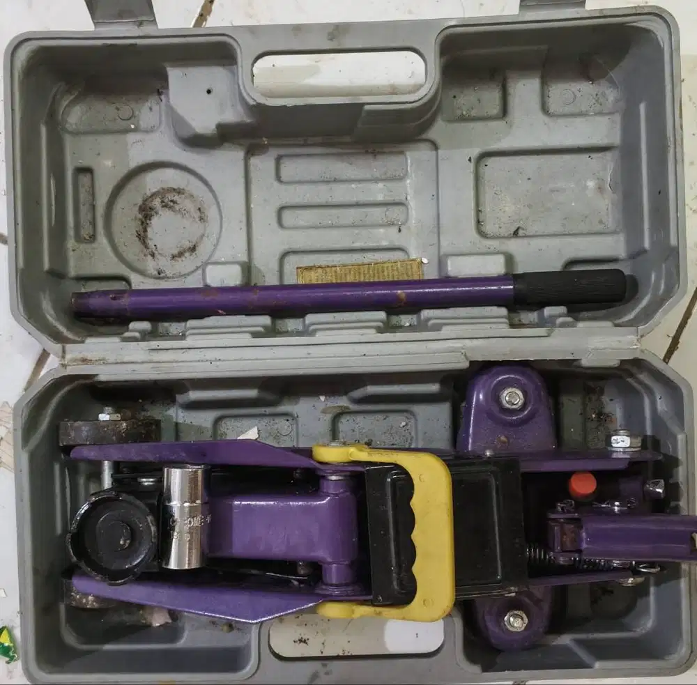 Dongkrak buaya merek aiko