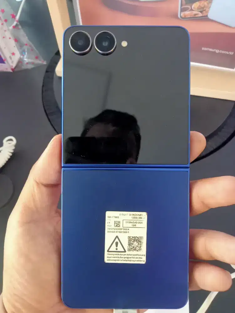 Samsung Galaxy Z Flip 7