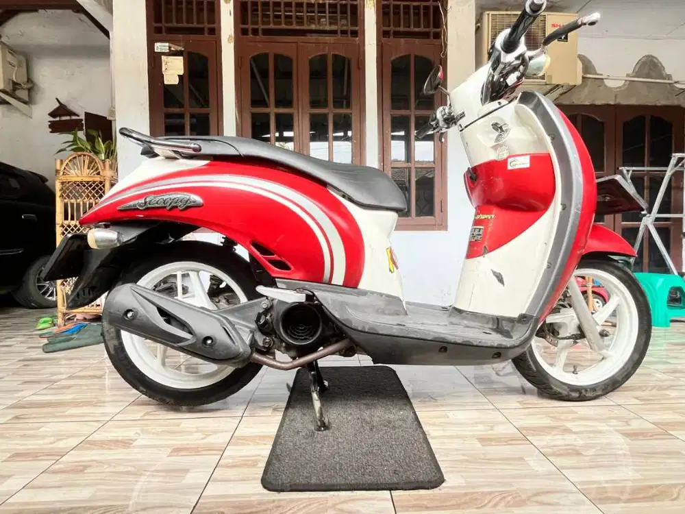 Scoopy karbu 2011 normal pemakaian, aki baru, ban tebal, responsif