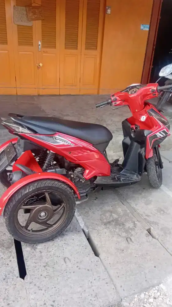Sepeda motor modif Roda tiga,