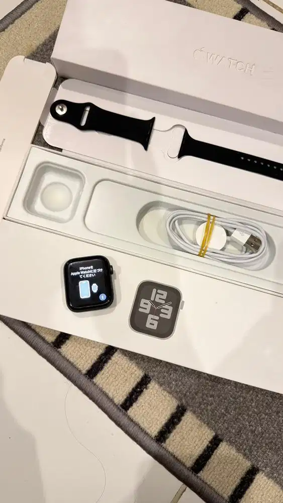 Apple Watch 4 Black 44MM Mulus Lengkap