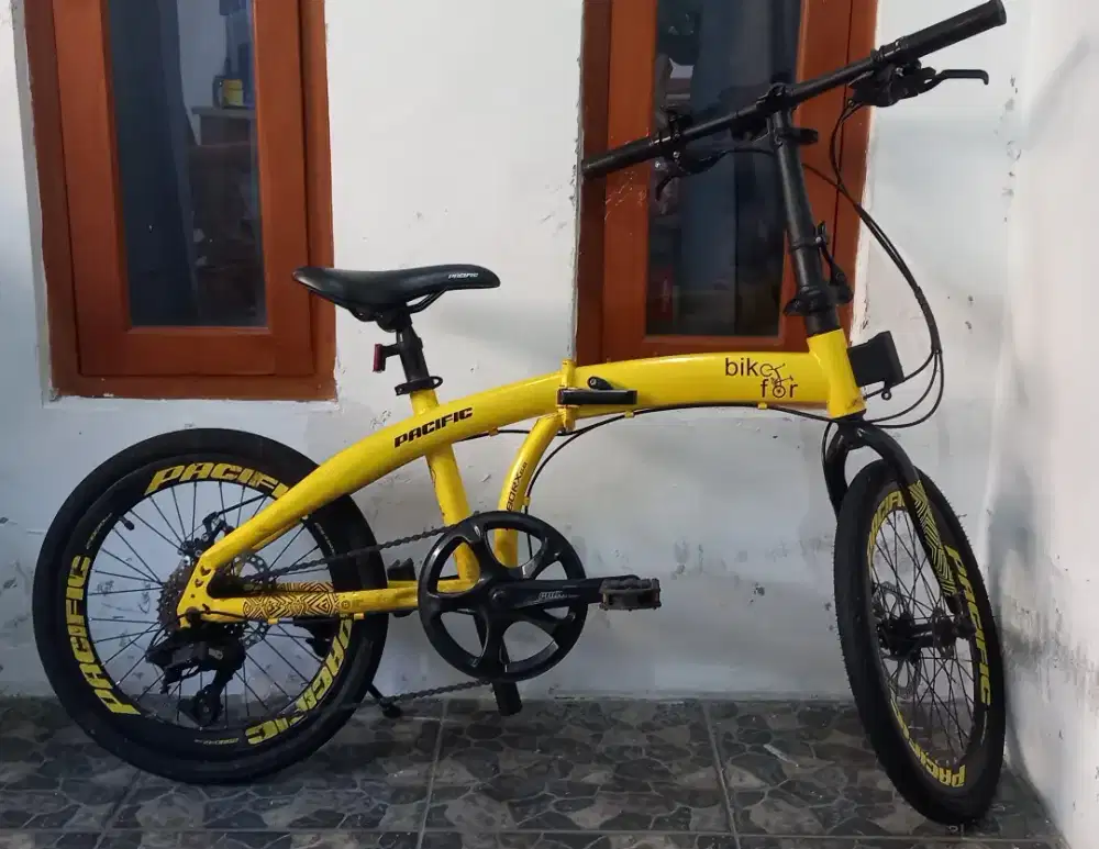 Sepeda pasific kuning