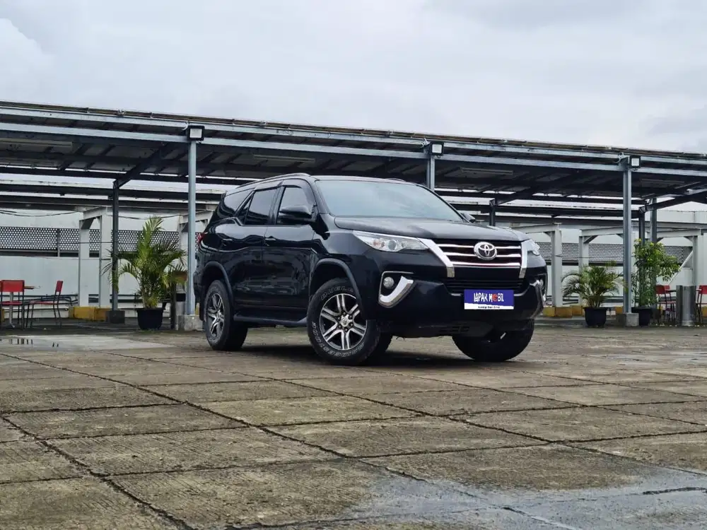 Toyota Fortuner 2.4 G Diesel Matic AT 2016 Hitam KM 114RB