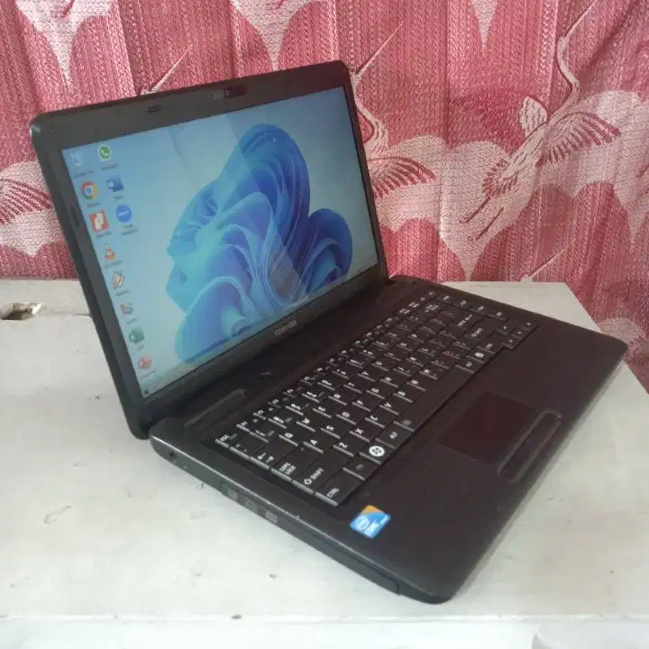Laptop Toshiba Satellite C640 Intel Core i3 SSD 128GB RAM 4GB Second