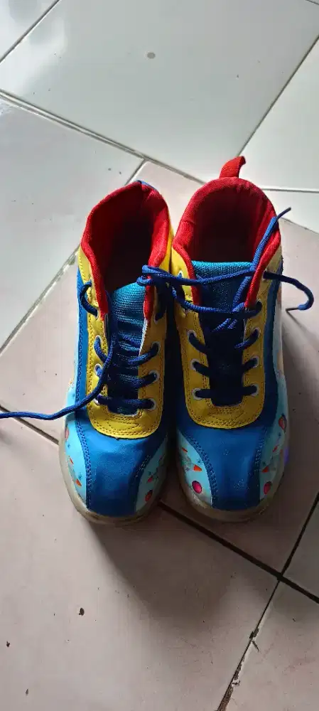 Sepatu roda anak
