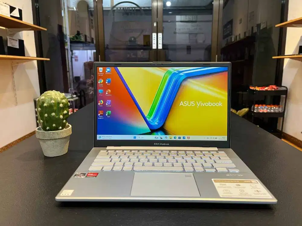 ASUS VIVOBOOK GO E1404FA // RYZEN 5-7520U // RAM8