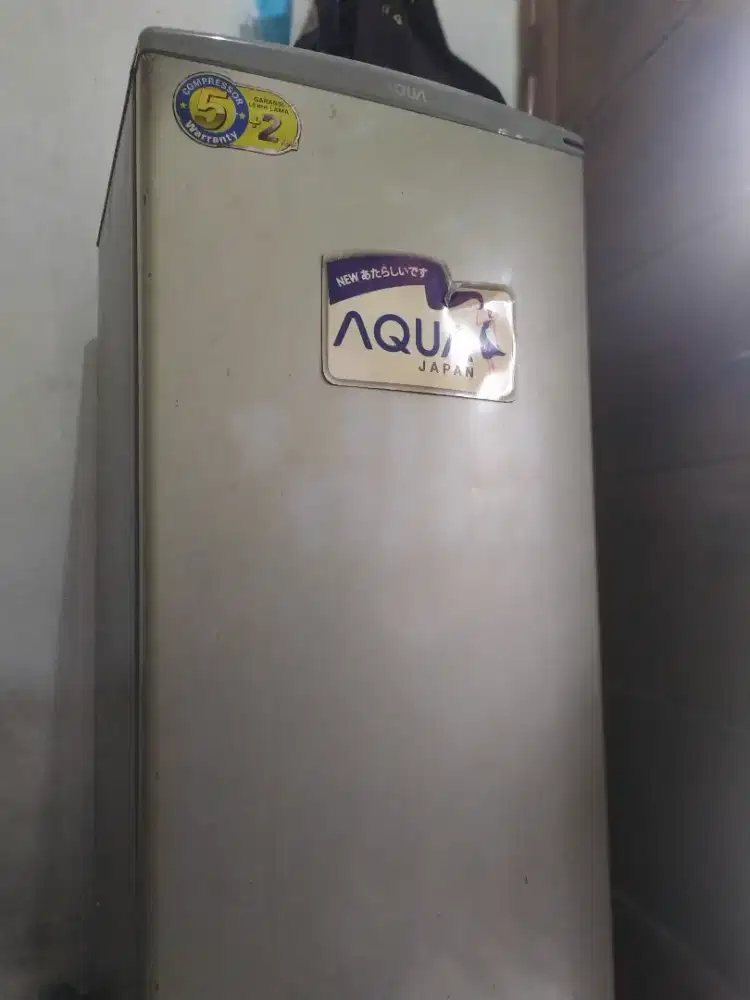 Freezer 6rak merk AQUA