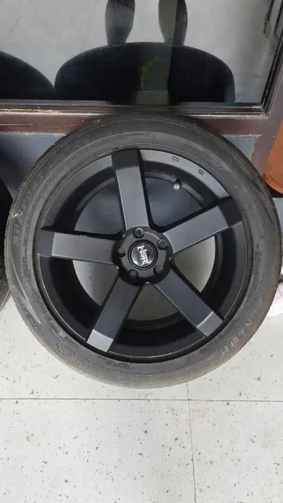 4 pcs BAN dan VELG HSR STEVE RING 18 Black Edition