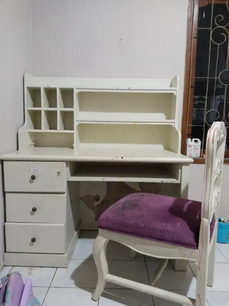 Meja belajar 1 set kursi second bahan multiplek duco
