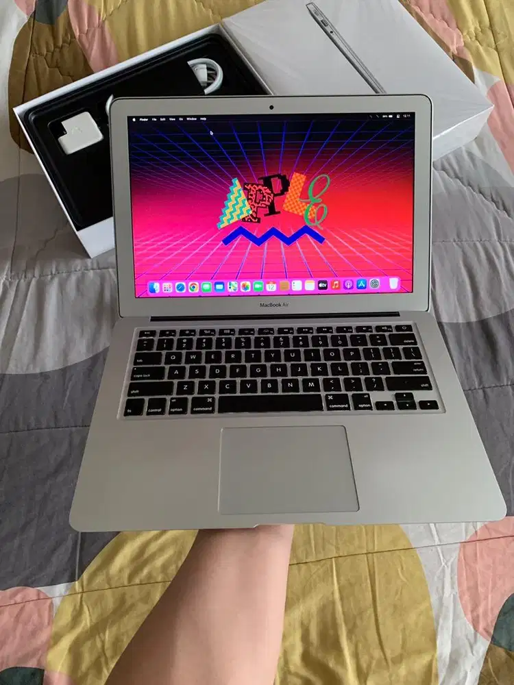 Macbook Air 13 ibox 2017 like new