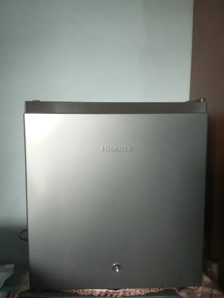 Kulkas bekas merk Hisense