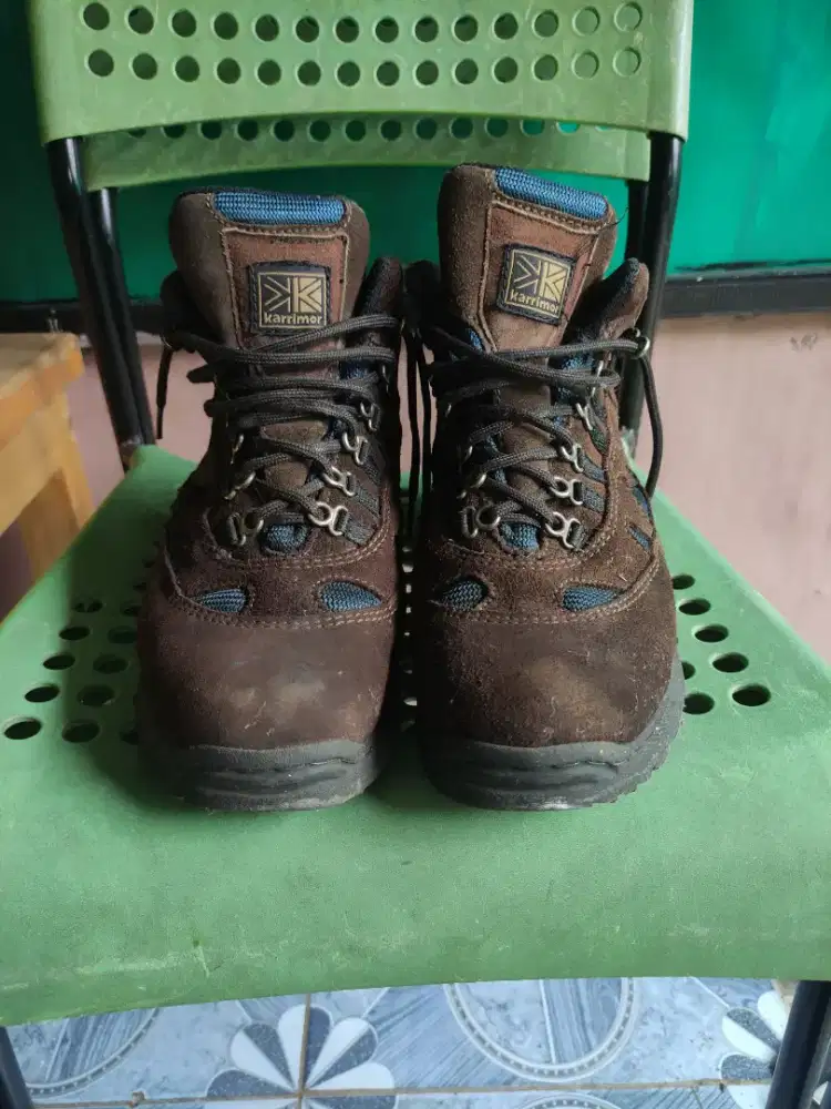 Sepatu tracking outdoor Karimor