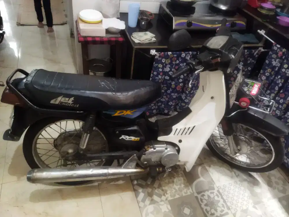 Suzuki rc 100 tahun 1992