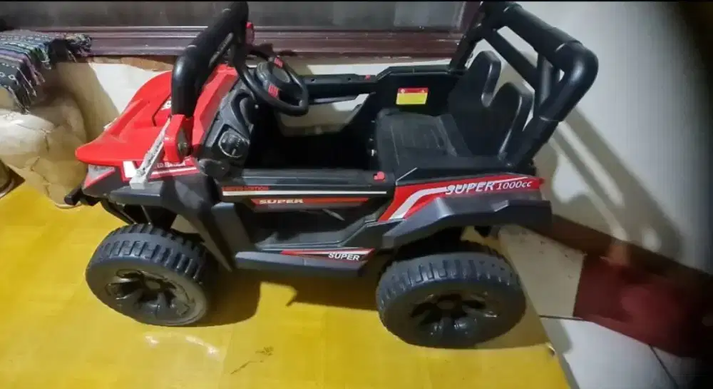 Mobil baterai pakai remote kontrol 4x4