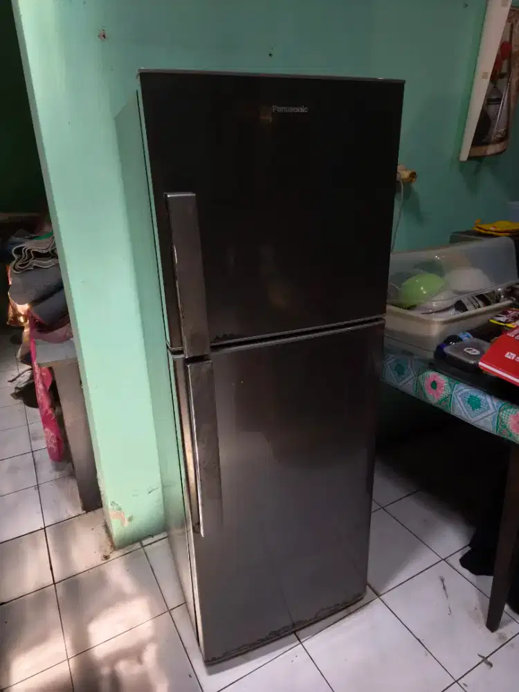 Kulkas 2 pintu Panasonic