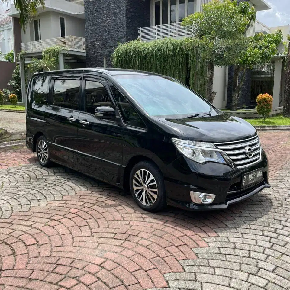 Nissan Serena HWS matic 2016 ANTIK ORISINIL DP Minim Bisa Kredit