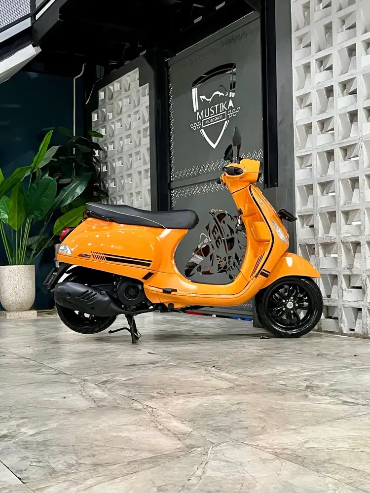 Tipe Terlaris! Warna Favorit! Vespa S125 Orange 2022