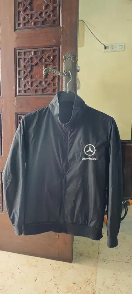 Jaket Parasut anti air Mercedes Benz ukuran M