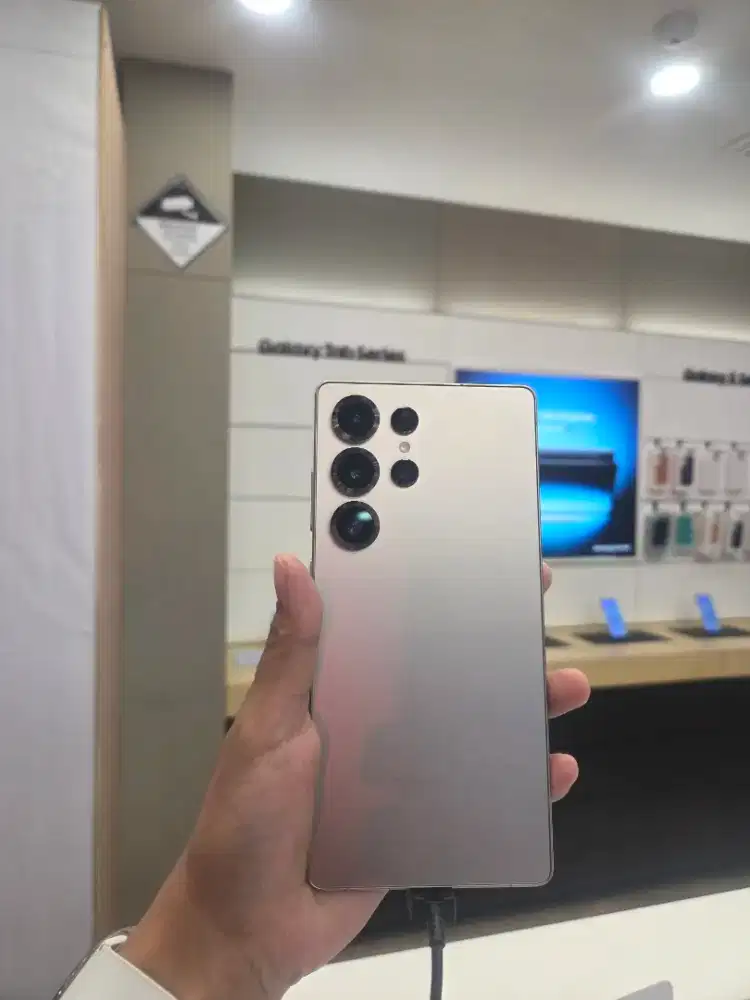 Samsung s25 ultra 12 / 256gb