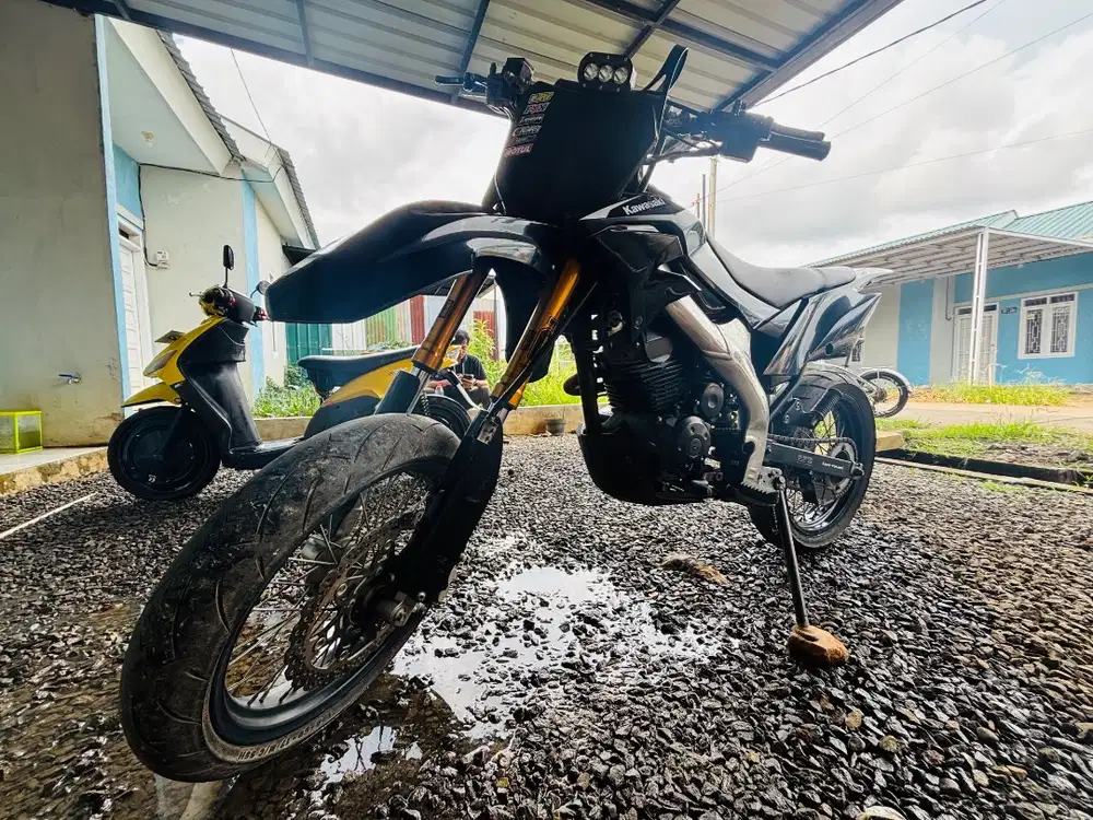 Kawasaki DTracker 150 SE 2017.