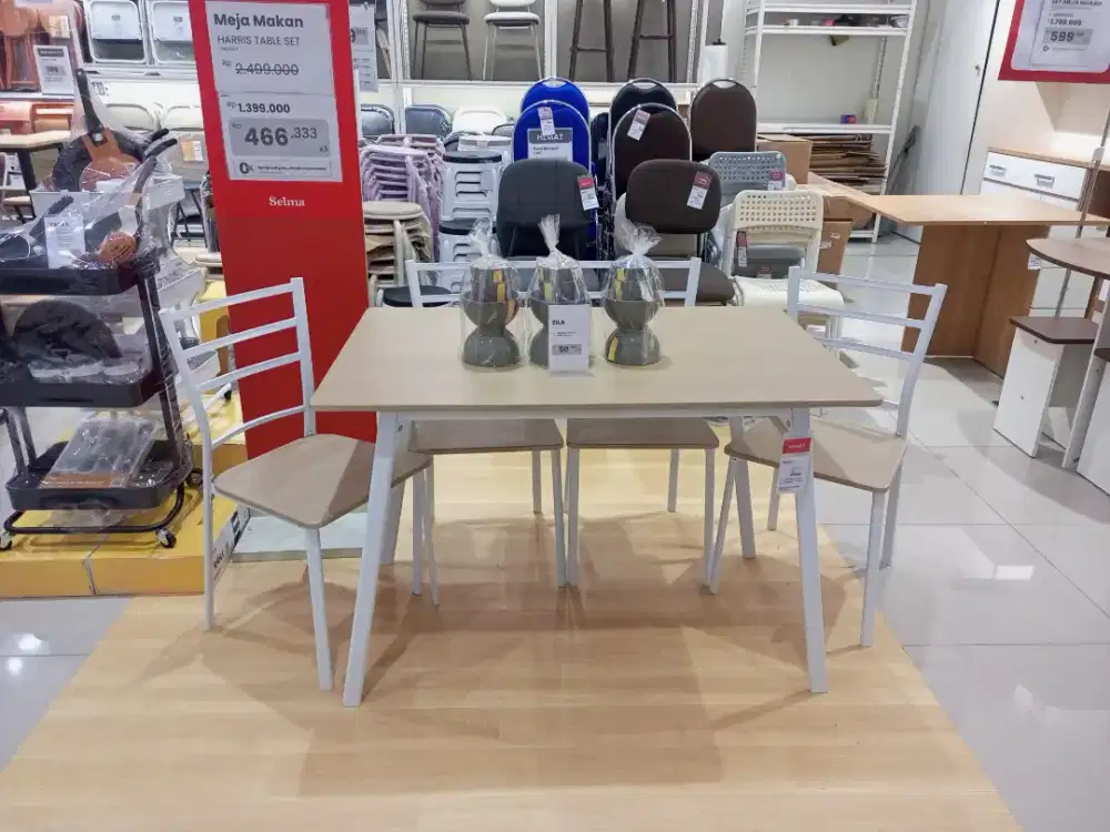 Meja Makan Set 4 Kursi
