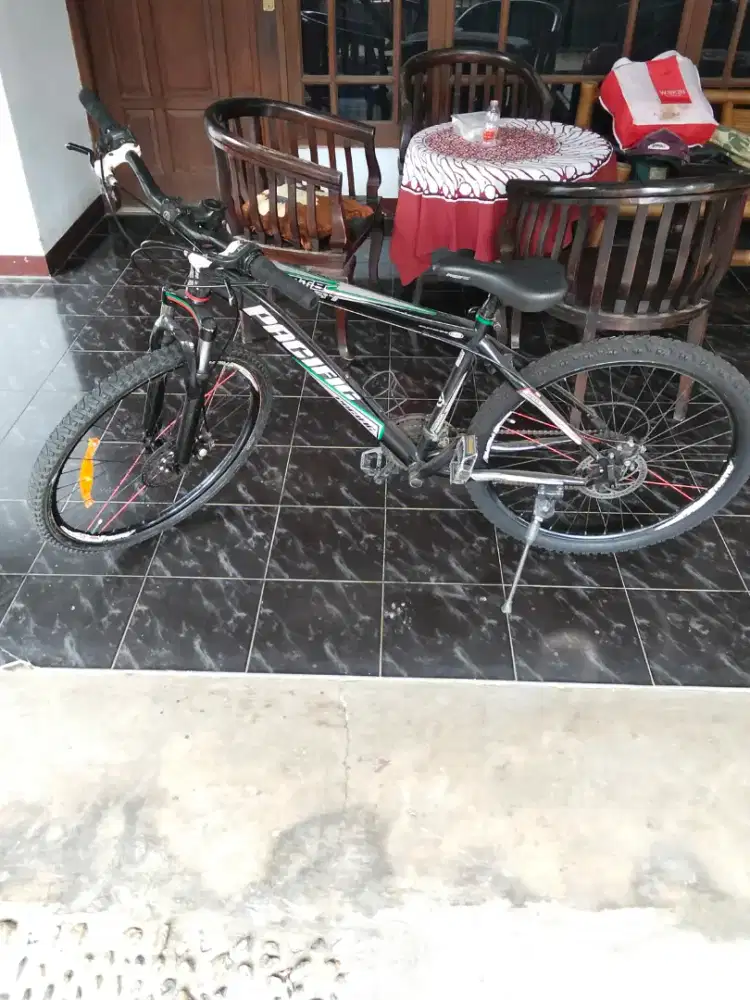 Sepeda MTB Pacific Invert 200 UK. 26