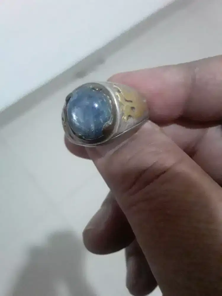 Batu akik dengan ikatan