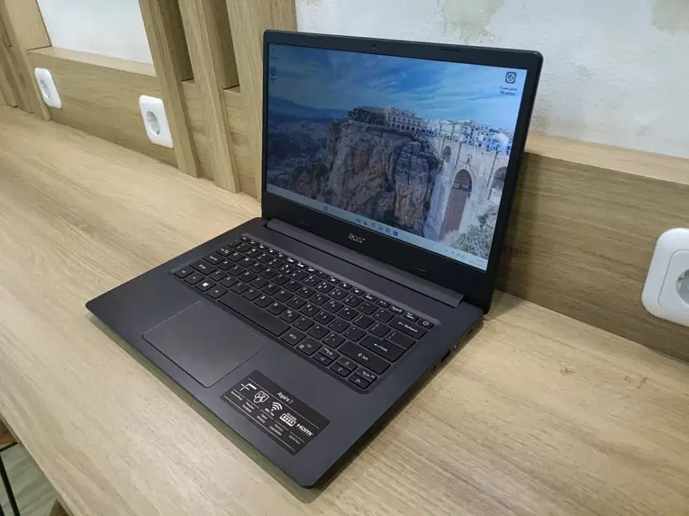 DIJUAL Acer Aspire 3 A314-22 RAM 4GB SSD NVMe 256GB Layar 14 HD