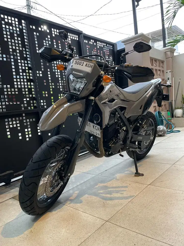 Kawasaki KLX 230SM 2024 Battle Gray