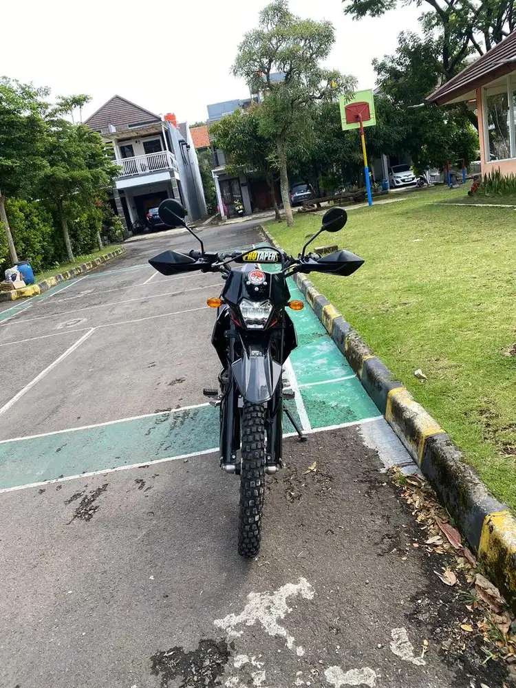 Kawasaki KLX SM 2024 istimewa