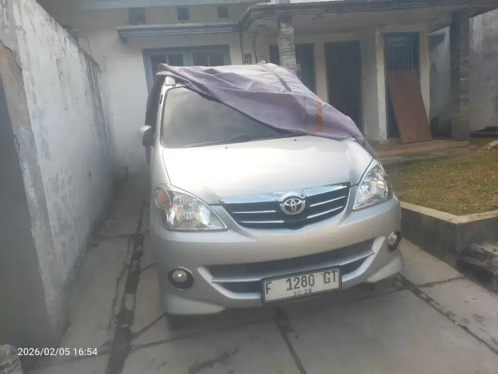 Dijual mobil Toyota avanza