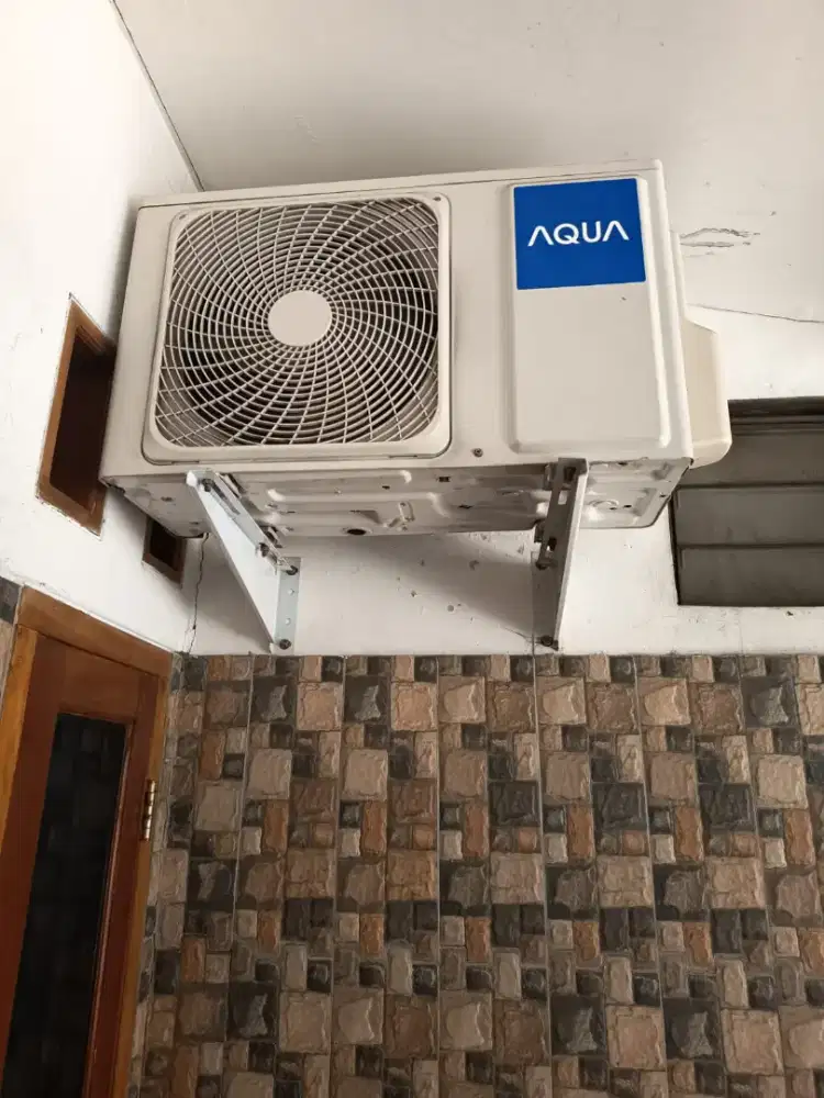 jual AC AQUA 0,5 PK. kondisi masih aman.minat bisa cek langsung ya