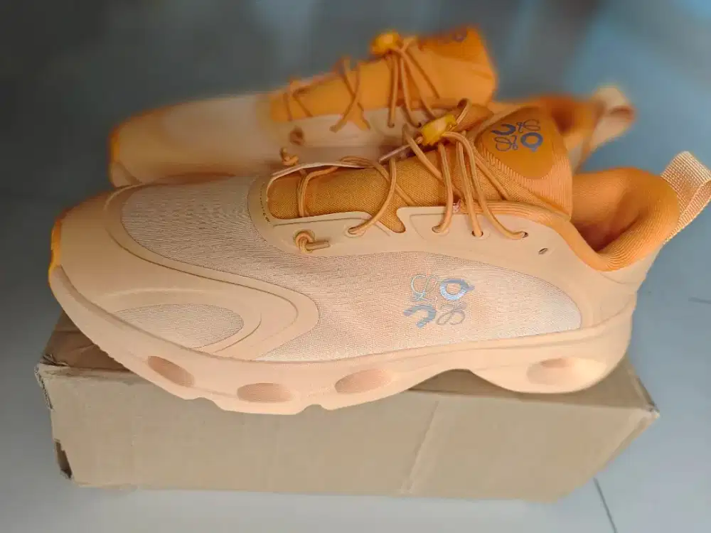 On cloudsolo loewe orange