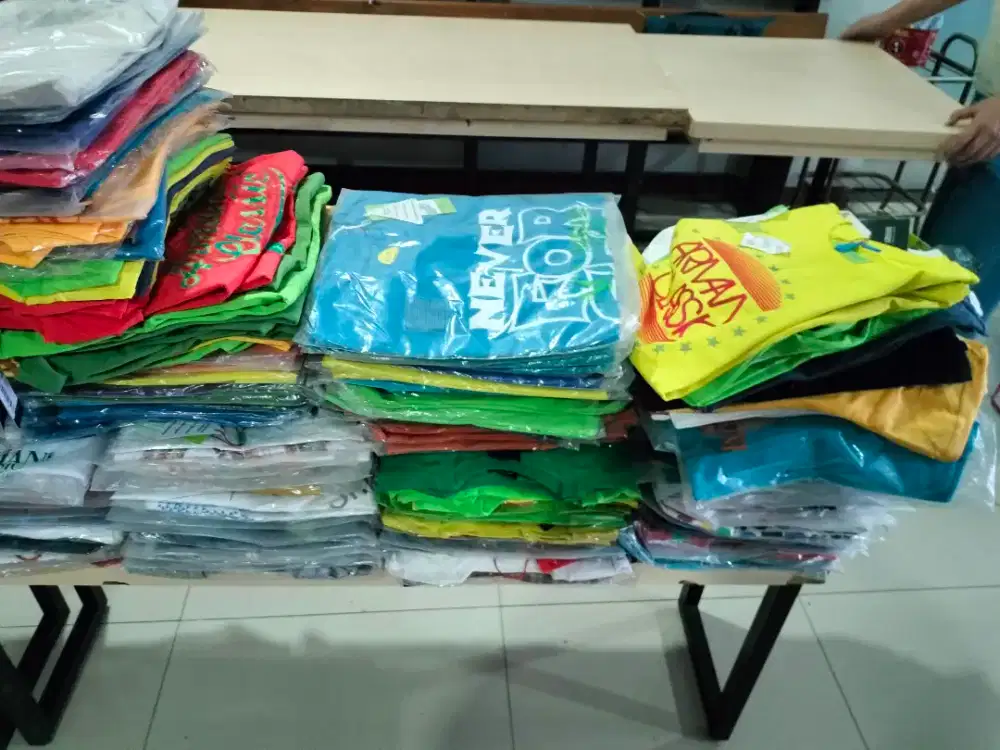 Jual baju sisa jualan mall stok lama merk Armani. Buzz. Ice walk.