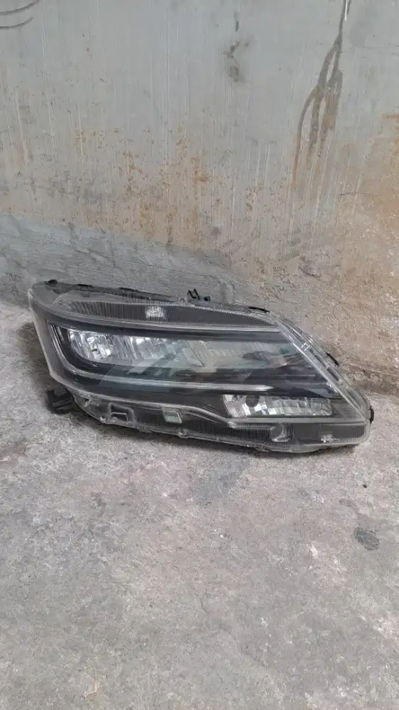 Headlamp terios 2018 ori sebelah kanan