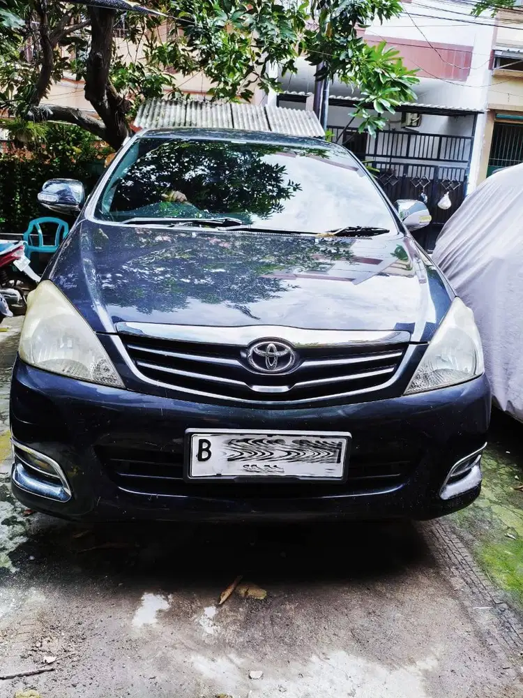KIJANG INNOVA 2009 2.0G HITAM