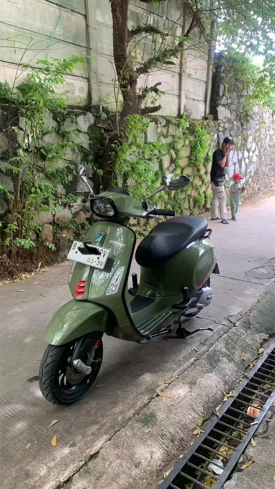 Vespa Sprist S ABS 2023 Hijau Mulus