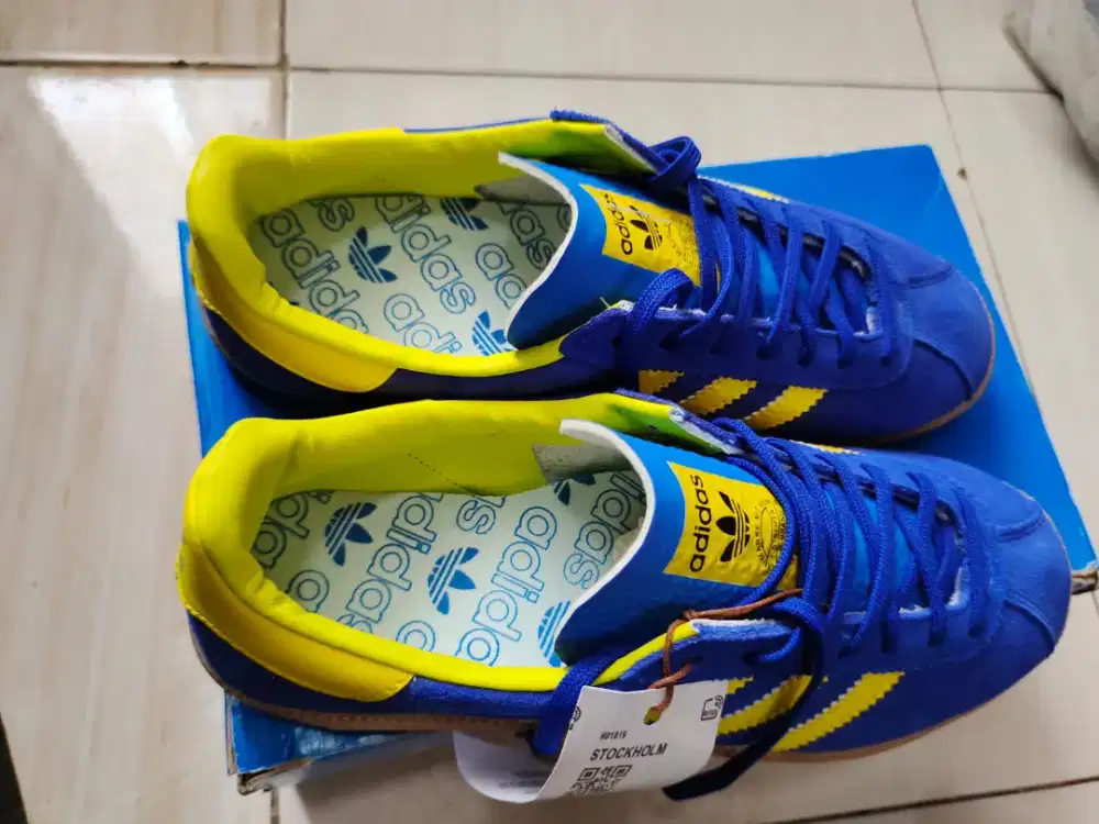 Sepatu Adidas original ukuran 41 1/2 or 42